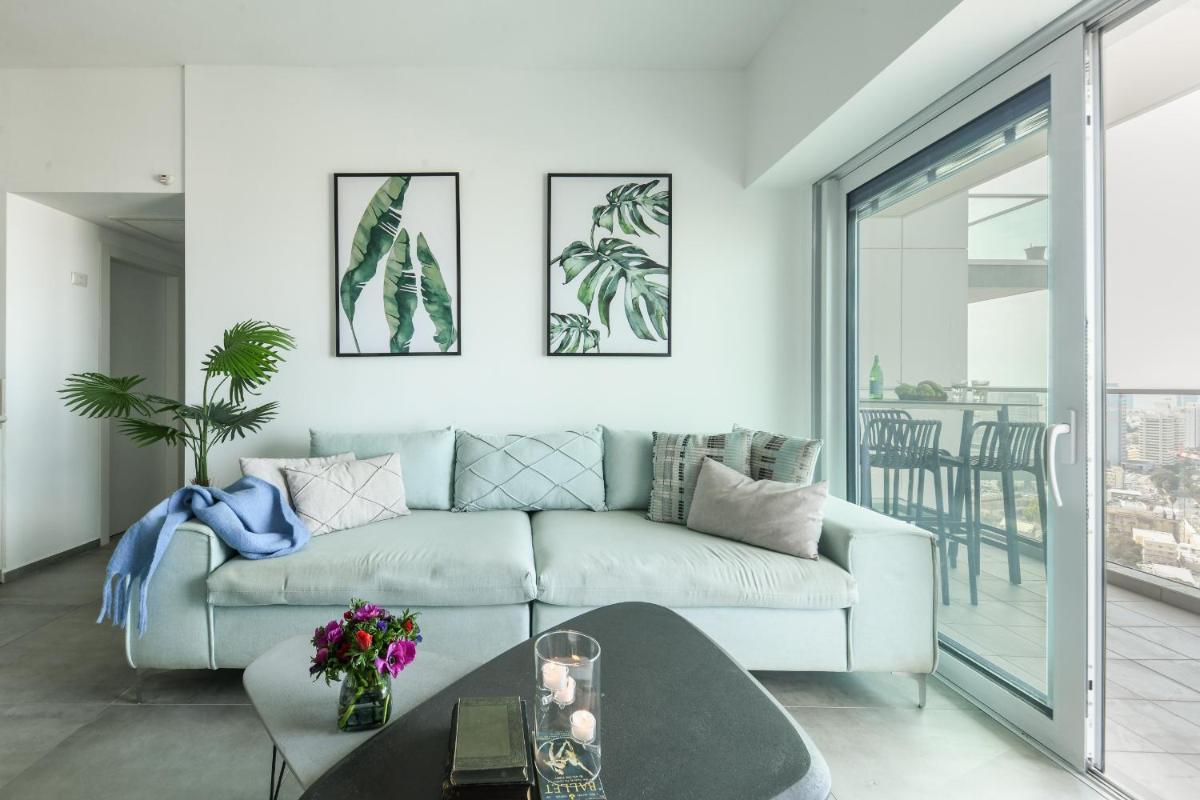 Beautiful 2br in midtown w sea view pool and parking by Sea N' Rent - image 2