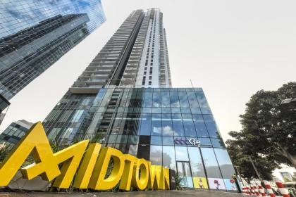 Beautiful 2br in midtown w sea view pool and parking by Sea N' Rent - image 4