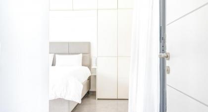 Luxury Beach 3BR Tel Aviv by Airsuite - image 7