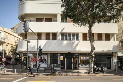 Homey 2 BR Apt w Spacious Balcony 5-min from Beach by Sea N' Rent - image 16