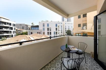Homey 2 BR Apt w Spacious Balcony 5-min from Beach by Sea N' Rent - image 5
