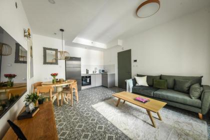 Homey 2 BR Apt w Spacious Balcony 5-min from Beach by Sea N' Rent - image 6