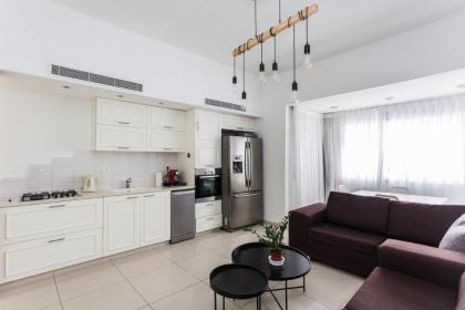 Romantic 2 BD Apartment in TLV