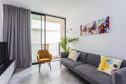 Arenda Tel Aviv Apartments by the Beach with shelter - image 11