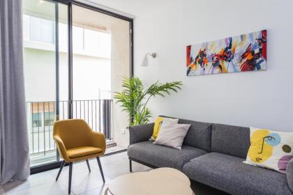 Arenda Tel Aviv Apartments by the Beach with shelter - image 13
