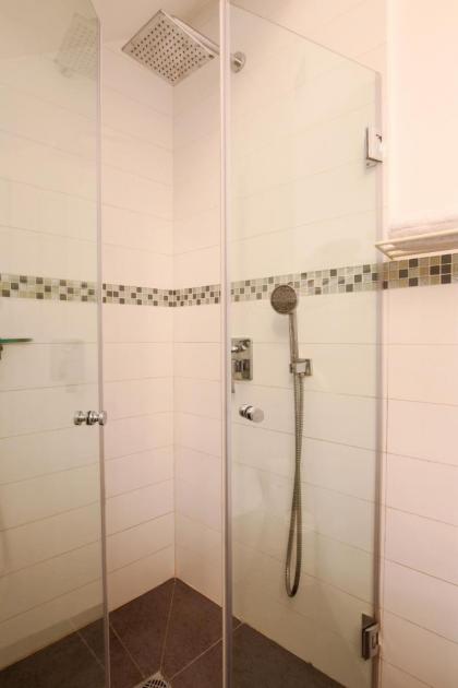 Penthouse & Jacuzzi in Neve Tzedek by FeelHome - image 18
