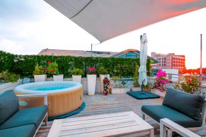 Penthouse & Jacuzzi in Neve Tzedek by FeelHome - image 2