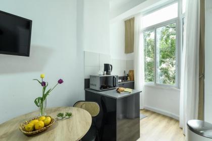 Cozy 1BR Studio Apartment in Heart of Tel Aviv by Sea N' Rent - image 15