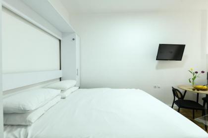 Cozy 1BR Studio Apartment in Heart of Tel Aviv by Sea N' Rent - image 3