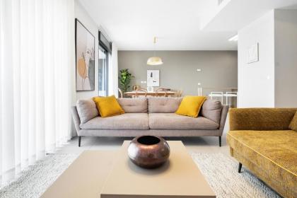 Skyline Oasis by TLV2RENT Tel Aviv
