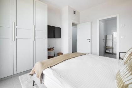 Skyline Oasis by TLV2RENT - image 11