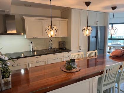 Gorgeous 2BR Apt heart of Jaffa! 3 mins to beach 