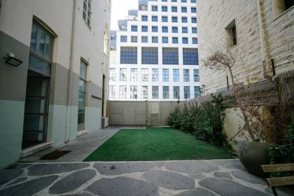 Garden Apartment 4BR With Hot Tub By Nimizz - image 10
