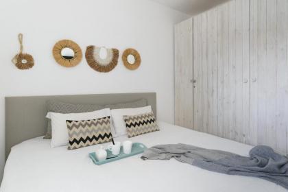 Bright & Chic Condo with Pool & Unique View by FeelHome - image 15