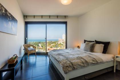 Neve Tzedek Luxury Apartment By Nimizz - image 2