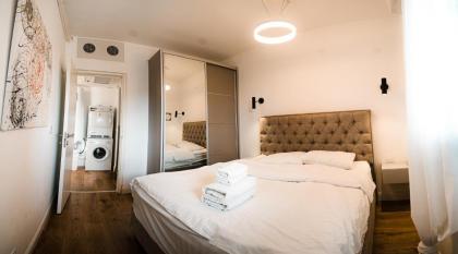 Neve Tzedek Luxury Apartment By Nimizz - image 20