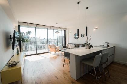 Neve Tzedek Luxury Apartment By Nimizz - image 9