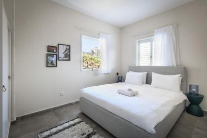 Spacious & Bright 3BR Apt Near the Beach & Port by Sea N' Rent - image 15