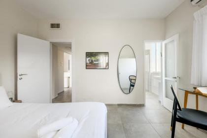 Spacious & Bright 3BR Apt Near the Beach & Port by Sea N' Rent - image 22