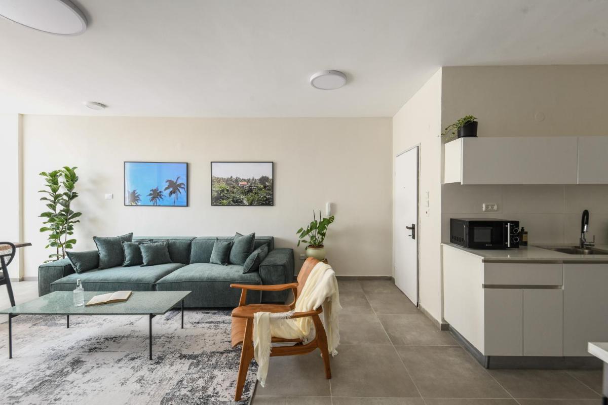 Spacious & Bright 3BR Apt Near the Beach & Port by Sea N' Rent - image 3