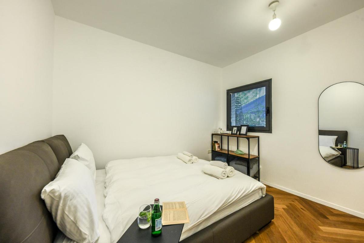 Stylish 2BR Apt with Patio in the Heart of Tel Aviv by Sea N' Rent - image 4