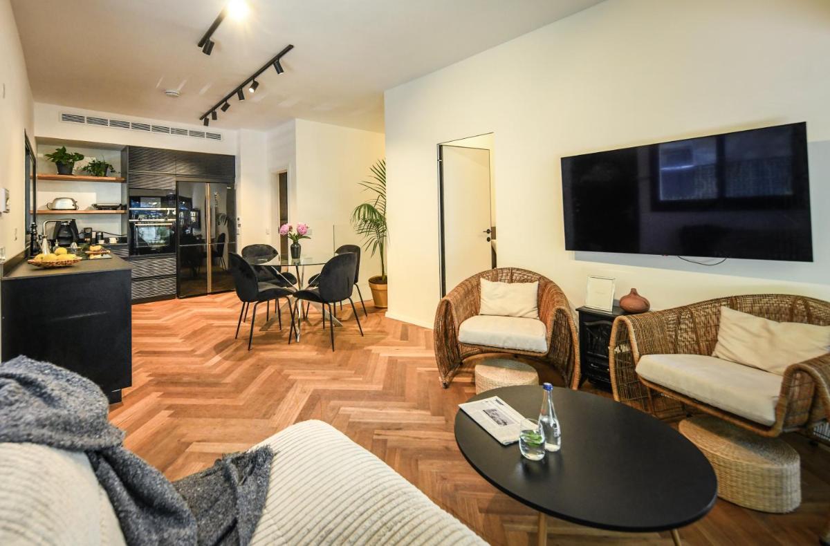 Stylish 2BR Apt with Patio in the Heart of Tel Aviv by Sea N' Rent - image 7