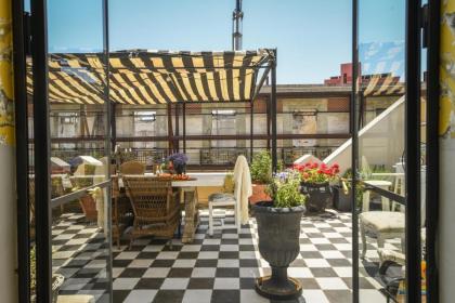 Elegant 1BR Apt w Balcony in the heart of the City by Sea N' Rent - image 13