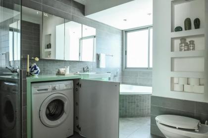 Bright 1BR Apt w Parquet Floor in the City by Sea N' Rent - image 20