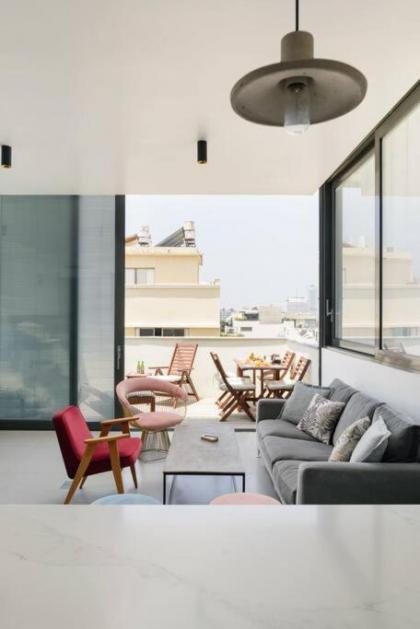 Stylish 2-BR near Rothschild Blvd by HolyGuest - image 2