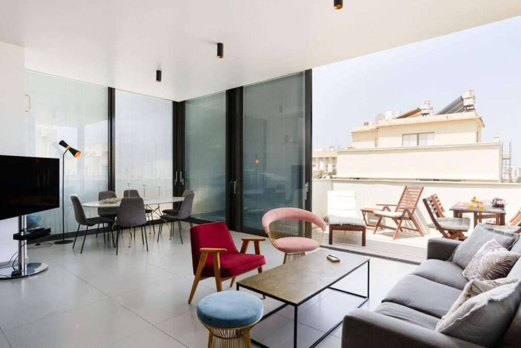 Stylish 2-BR near Rothschild Blvd by HolyGuest - image 4