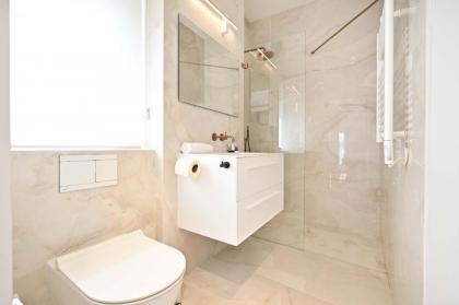 Charming 1BR Apt in Authentic Bauhaus Building - image 11