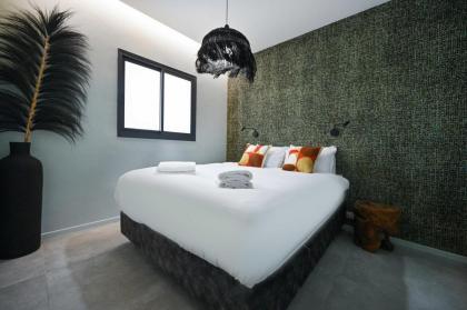 Modern 3BR retreat in the Old North by HolyGuest - image 13