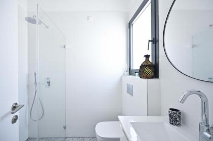 Modern 3BR retreat in the Old North by HolyGuest - image 14