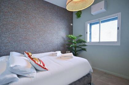Modern 3BR retreat in the Old North by HolyGuest - image 15