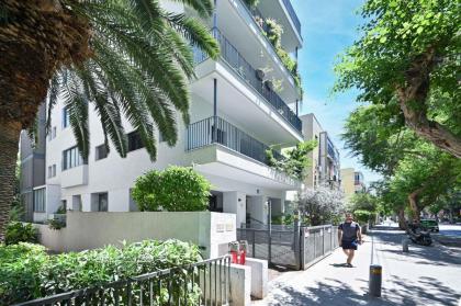 Modern 3BR retreat in the Old North by HolyGuest - image 20