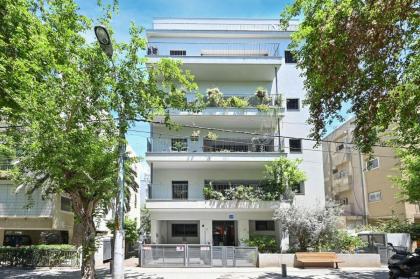 Modern 3BR retreat in the Old North by HolyGuest - image 21