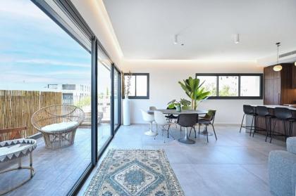 Modern 3BR retreat in the Old North by HolyGuest - image 3