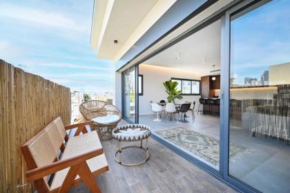 Modern 3BR retreat in the Old North by HolyGuest - image 4