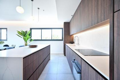 Modern 3BR retreat in the Old North by HolyGuest - image 7
