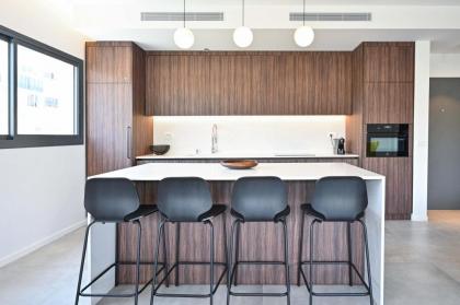 Modern 3BR retreat in the Old North by HolyGuest - image 9