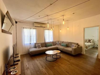Neve Tsedek Rooftop - image 2