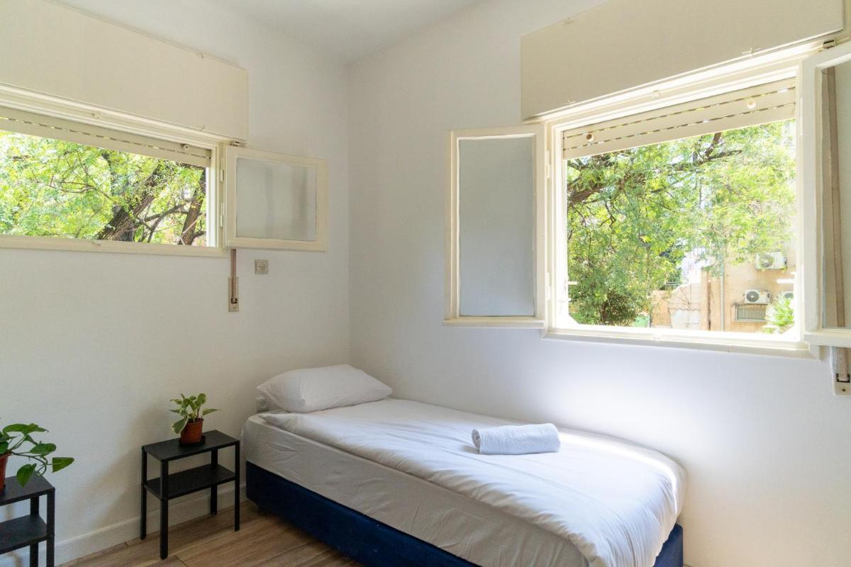 Spacious 3BR Surrounded by Greenery - image 2