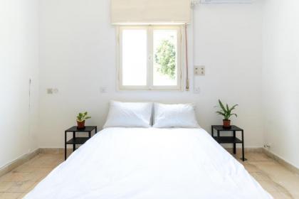Spacious 3BR Surrounded by Greenery - image 3