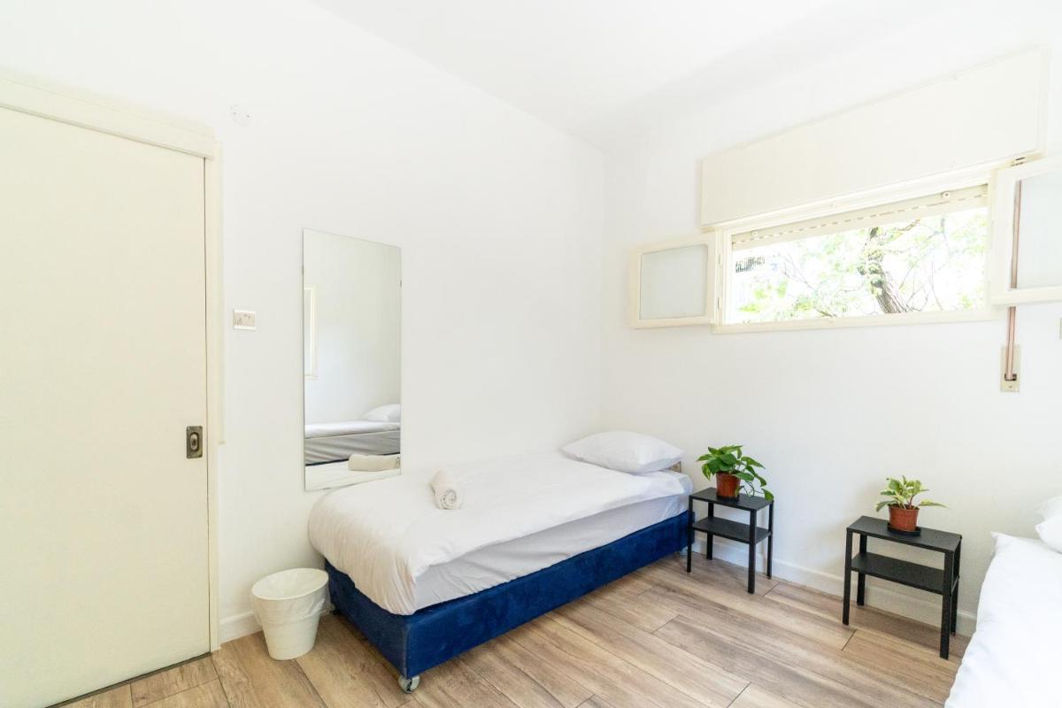 Spacious 3BR Surrounded by Greenery - image 5