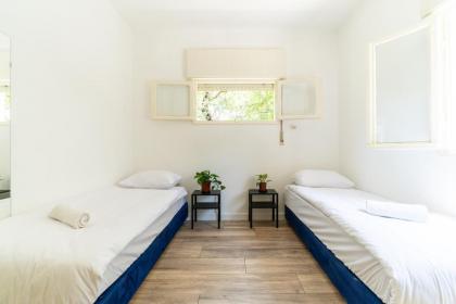 Spacious 3BR Surrounded by Greenery - image 6