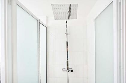 Stylish 2BR in Central TLV by HolyGuest - image 11