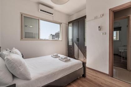 Penthouse 3BR in Ben Yehuda By Holiday Rentals - image 12