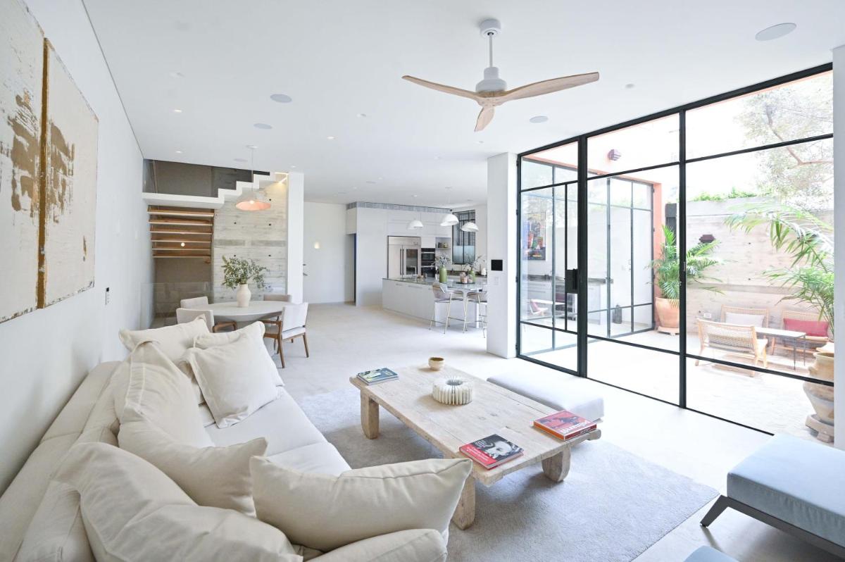 The Neve Tsedek 4BR VILLA by HolyGuest - image 2