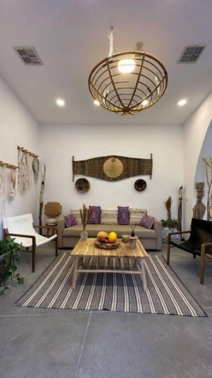 Light and cozy apartment- Bali style - image 2