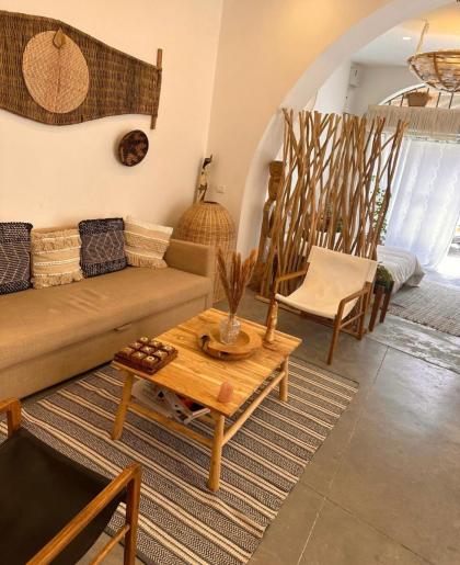 Light and cozy apartment- Bali style - image 3